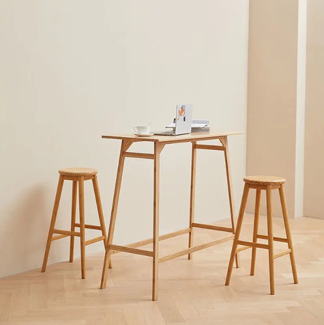 ¿Está esta mesa de barra diseñada con fáciles de limpieza y mantenimiento en mente?